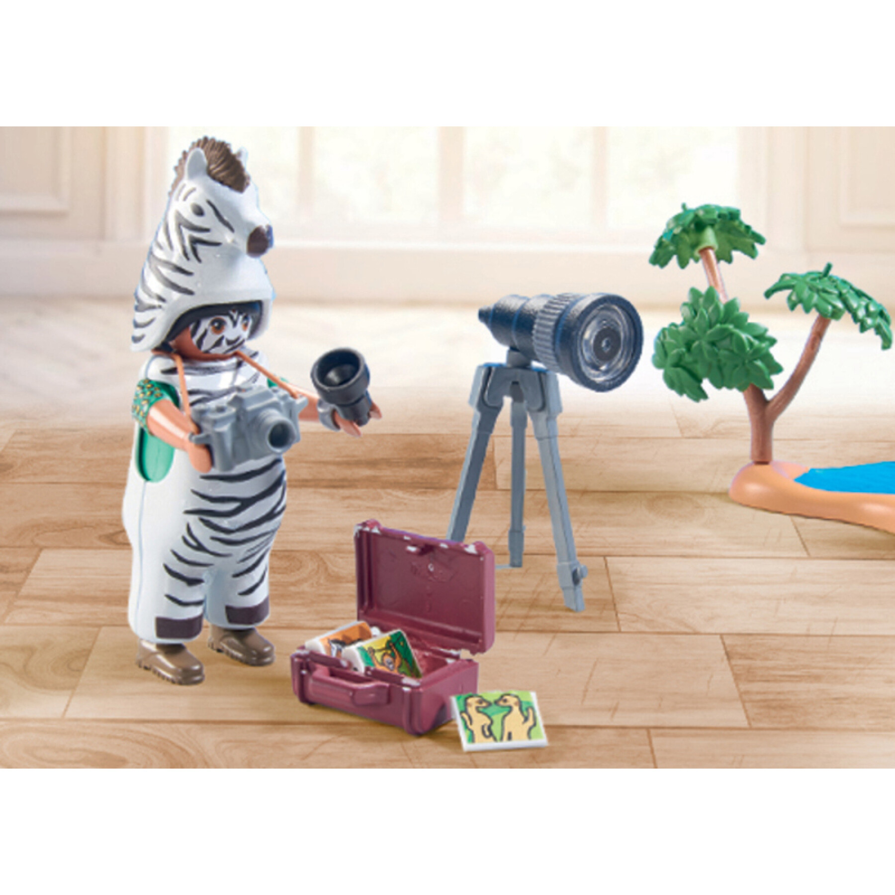 Figurine photographer in disguise and zebras Playmobil