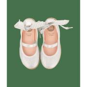 Ballerinas girl Gioseppo Bettant
